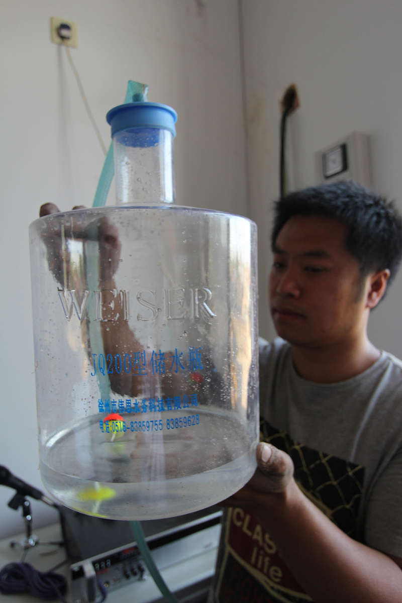 叉车蓄电池怎么添加蒸馏水_ 叉车蓄电池怎么添加蒸馏水_