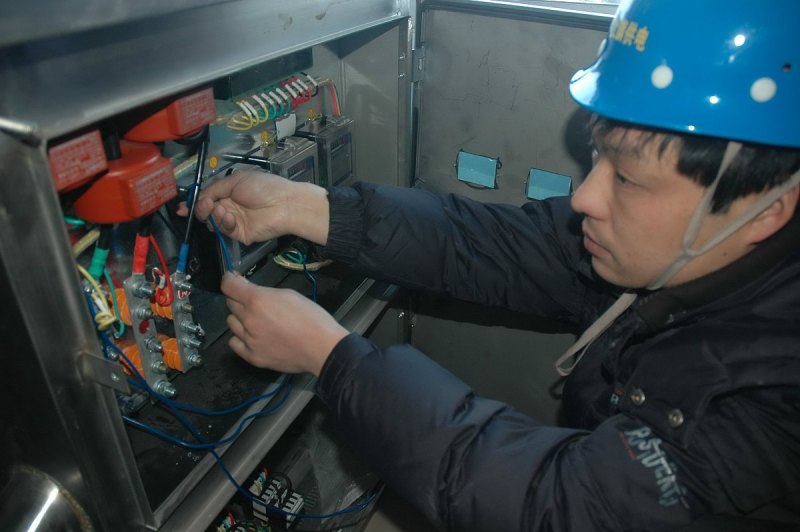 叉车电瓶没电怎么启动_ 叉车电瓶没电怎么启动_