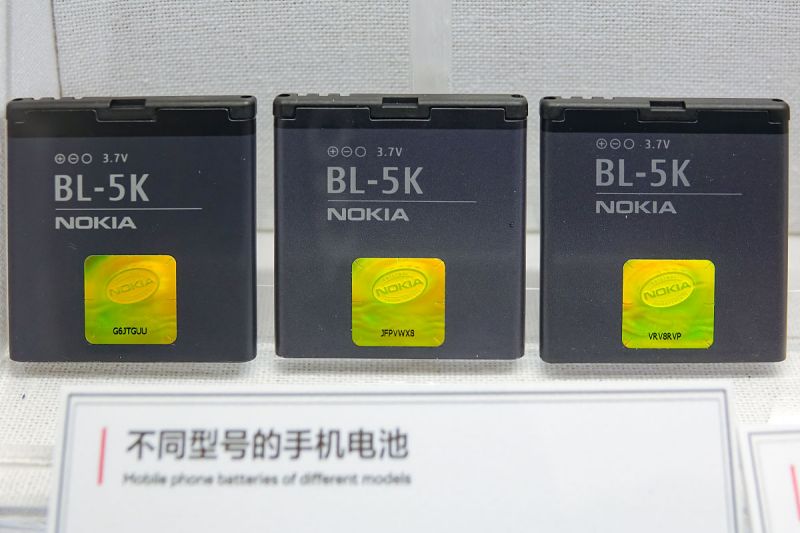 电动叉车电瓶多少钱_ 电动叉车电瓶多少钱_