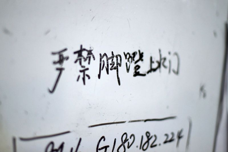 江淮叉车电池边上的灯 江淮叉车电池边上的灯