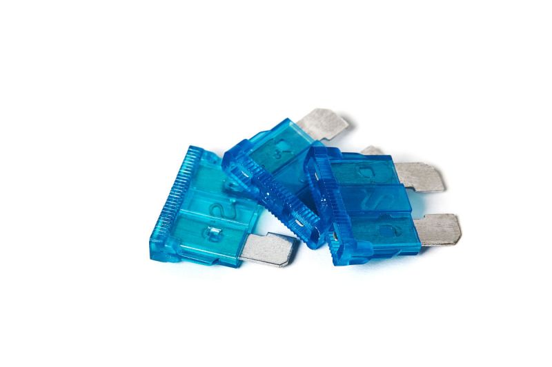 合力叉车电瓶保险丝在哪位置