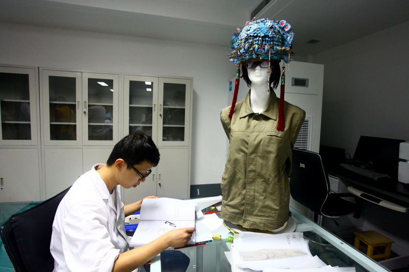 龙工叉车电瓶不耐用怎么修复
